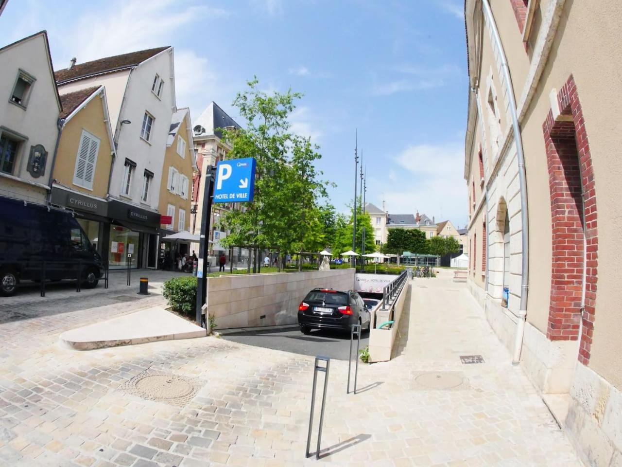 Coeur De Ville, Calme, Spacieux,Parking Et Wifi ! Chartres Exterior photo